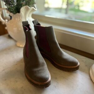 Timberland Women’s Olive Chelsea Boots with Burgundy Elastic Panels